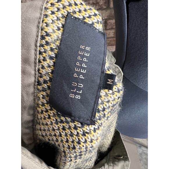 Blu Pepper shacket green khaki yellow knit aztec pattern sweater back - Picture 8 of 10